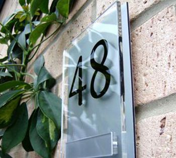 Discover the Lyndon house sign range perfect for house and apartment names and numbers. Available to stylize in 6 designer shapes.